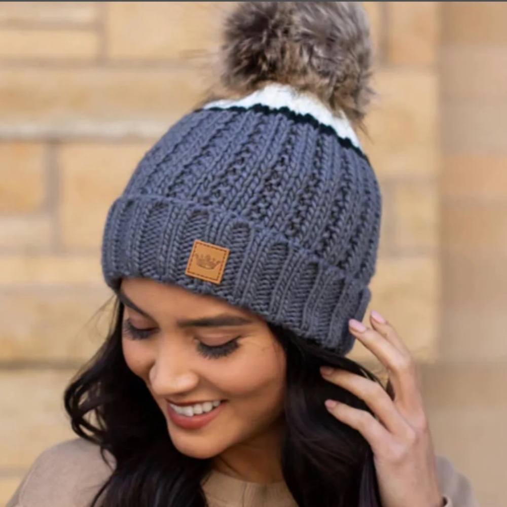 THREAD SHED WINTER WONDERLAND MULTI COLORED FLEECE LINED WOMENS HAT FUR POM O/S